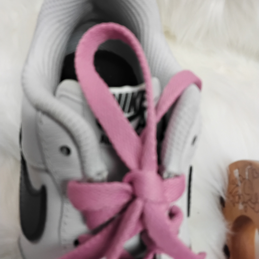 Nike White and Tan Sneakers - Picture 14 of 16